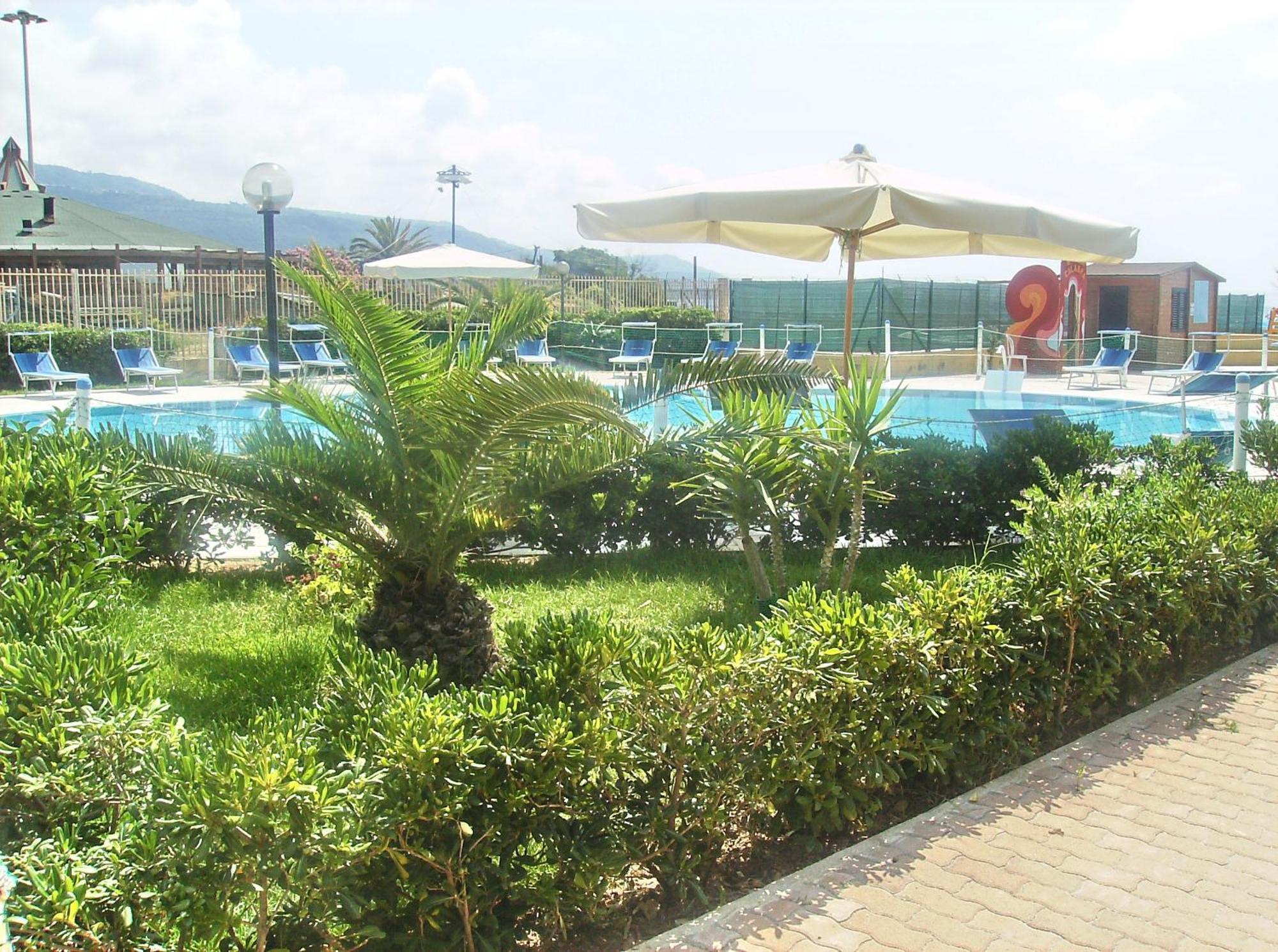 Hotel Residence Riviera Calabra Zambrone Exterior foto