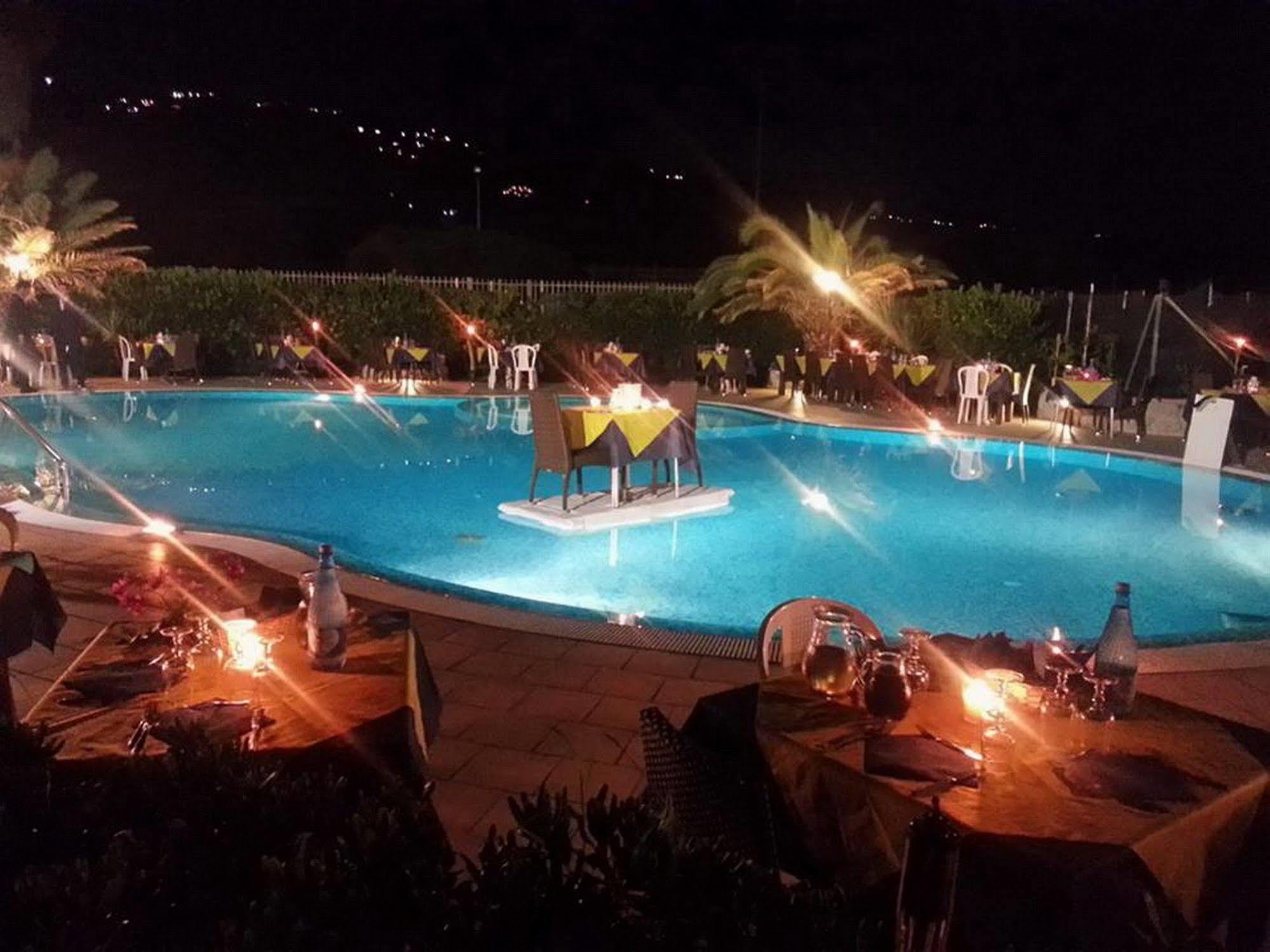 Hotel Residence Riviera Calabra Zambrone Exterior foto