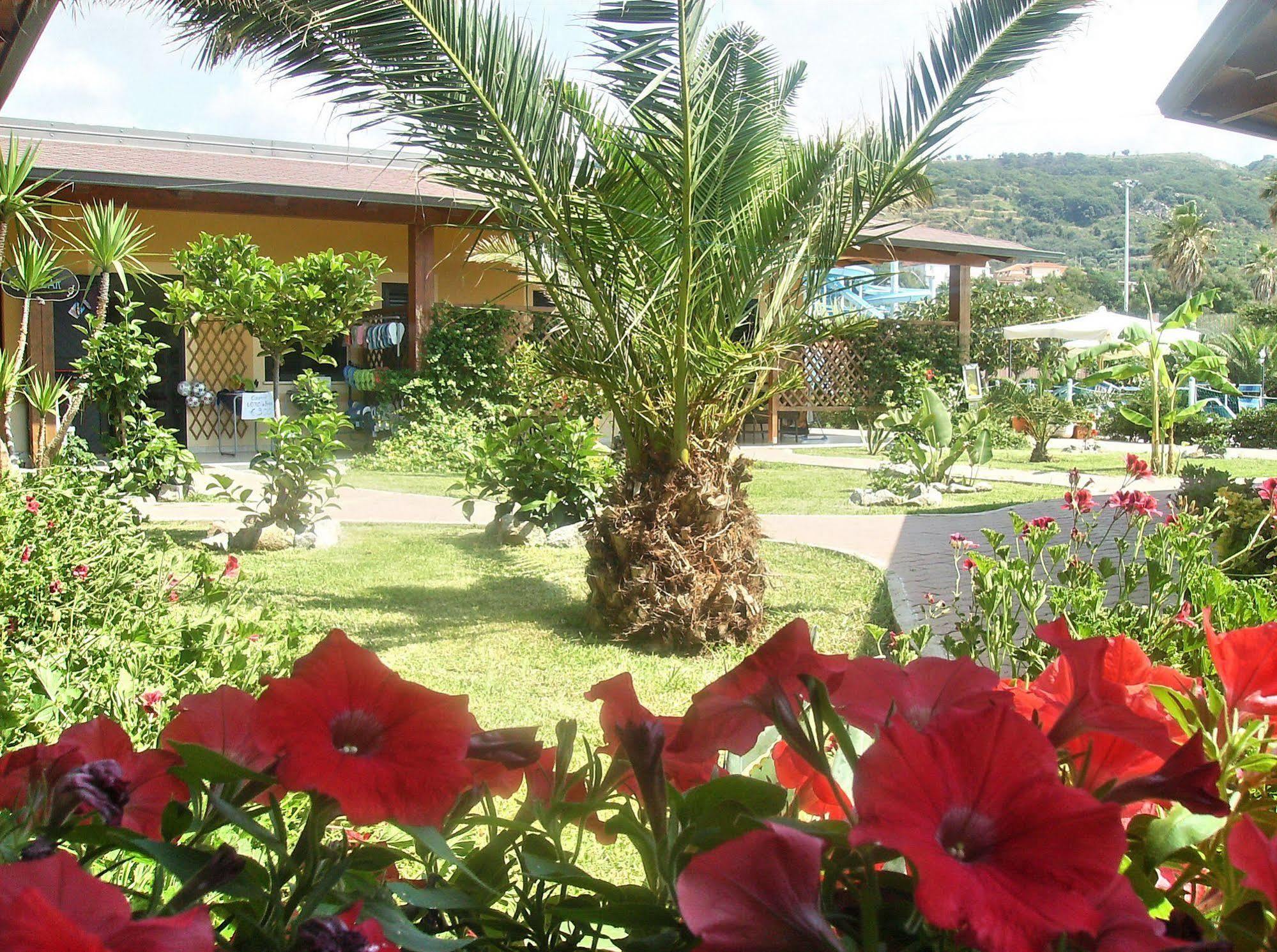 Hotel Residence Riviera Calabra Zambrone Exterior foto