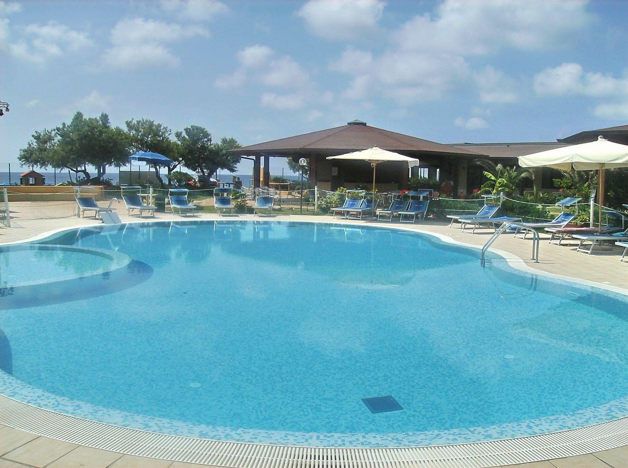 Hotel Residence Riviera Calabra Zambrone Exterior foto