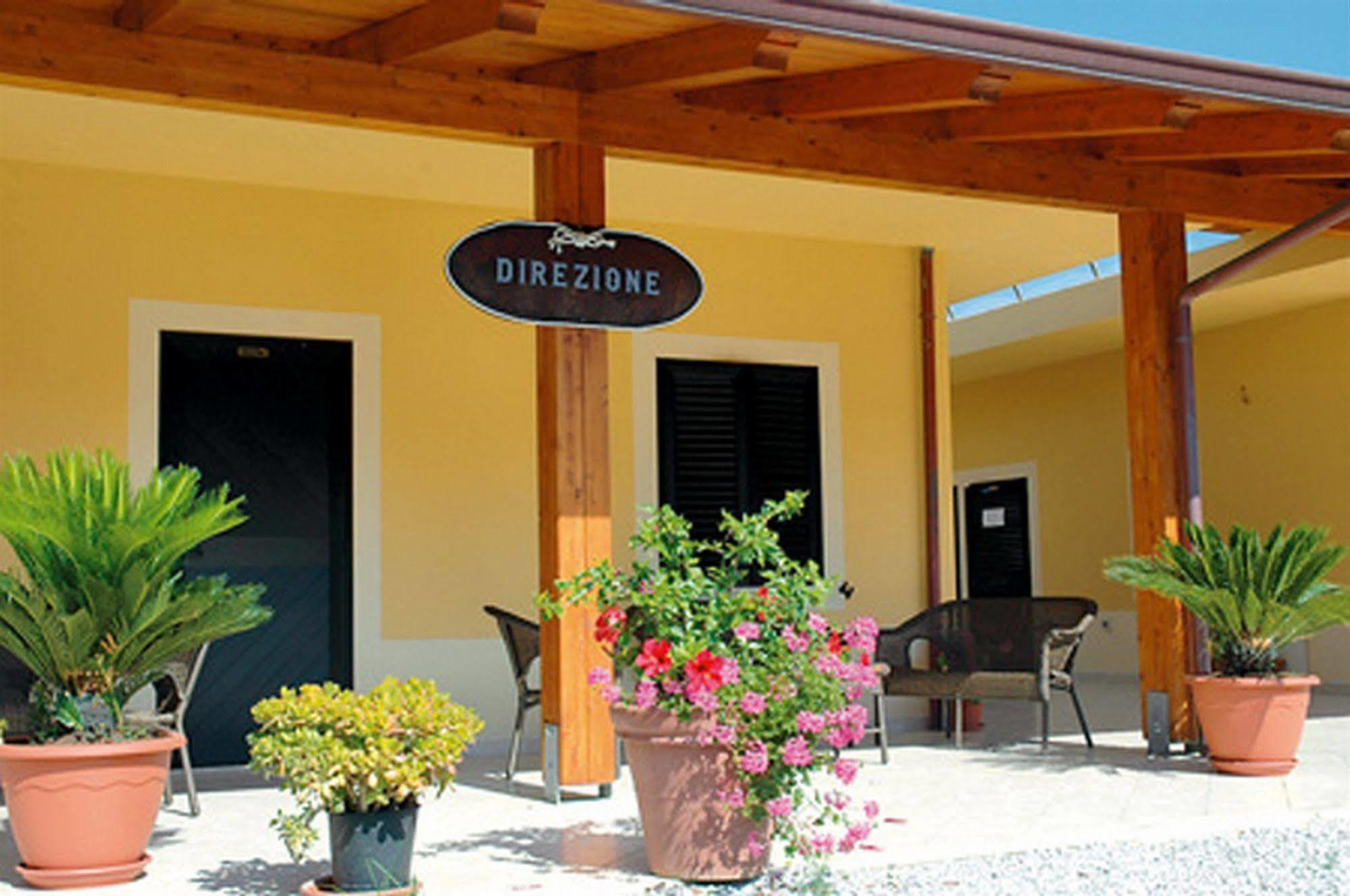 Hotel Residence Riviera Calabra Zambrone Exterior foto